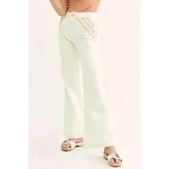 Free People Over the Rainbow Cream Flare Jeans with Embroidery on Hip~Size 29 - Picture 2 of 10